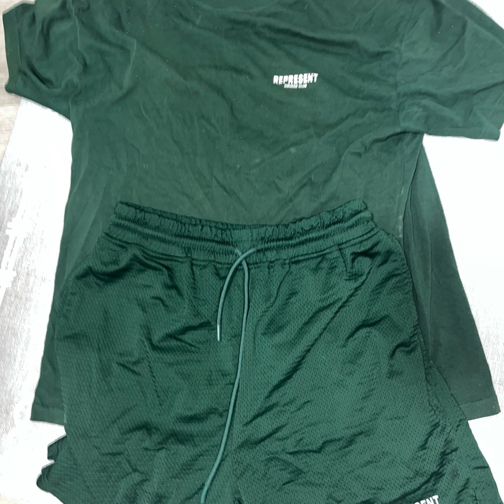 Represent Men's Green T-Shirt and Shorts Set